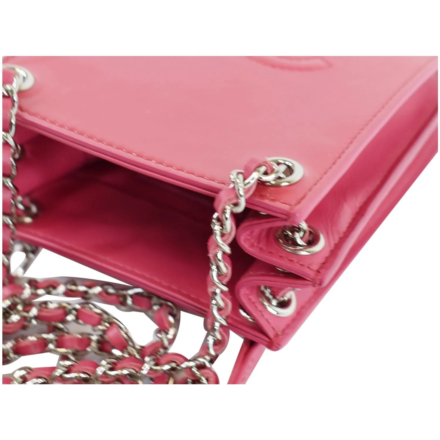 CHANEL O-Phone Holder Patent Leather Crossbody Bag Red