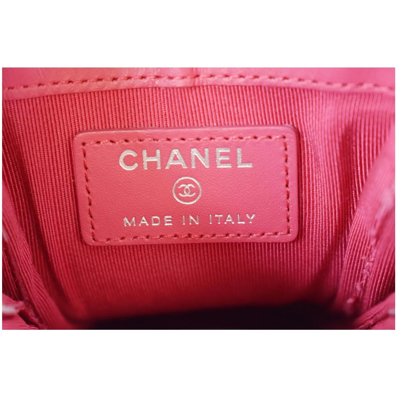 CHANEL O-Phone Holder Patent Leather Crossbody Bag Red