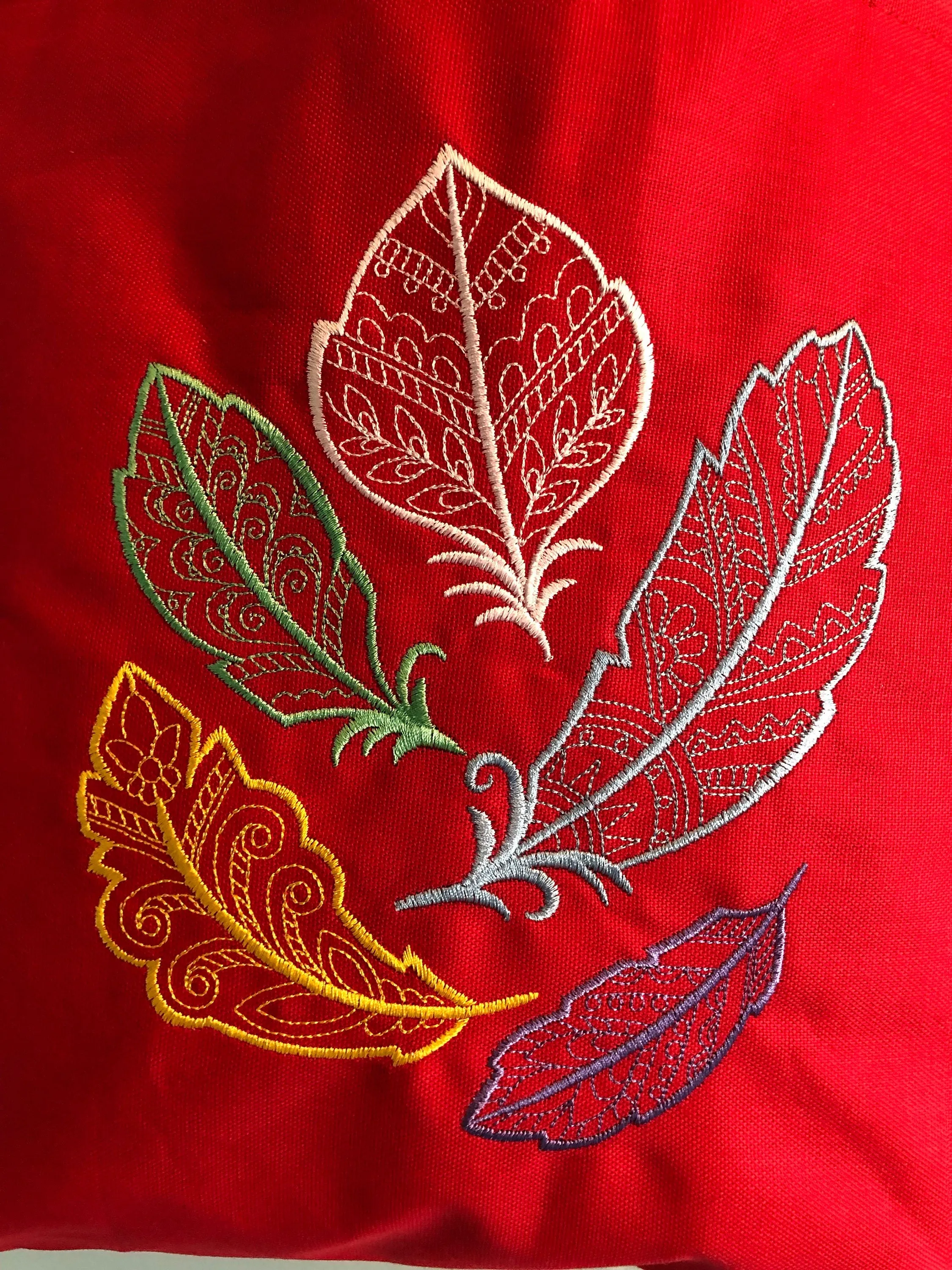 Feathers Embroidered Tote Bag | stitchywoman.net