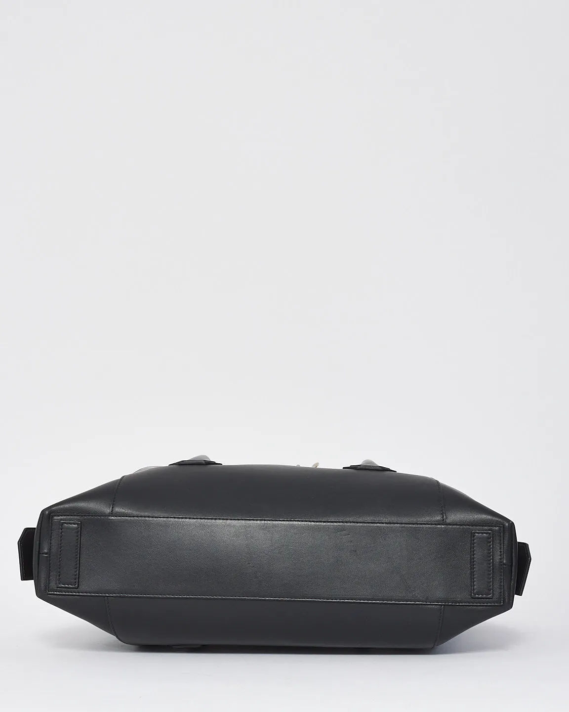Givenchy Black Smooth Leather  Medium Antigona Lock Soft Bag
