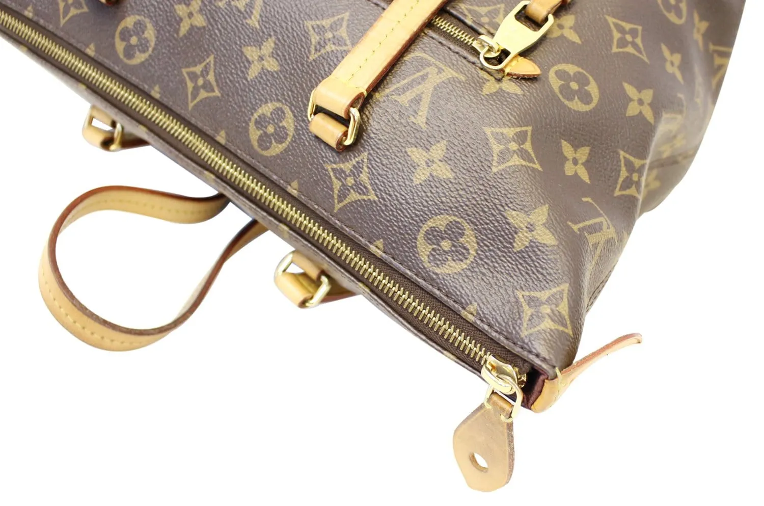 LOUIS VUITTON Monogram canvas Iena PM Shoulder Bag