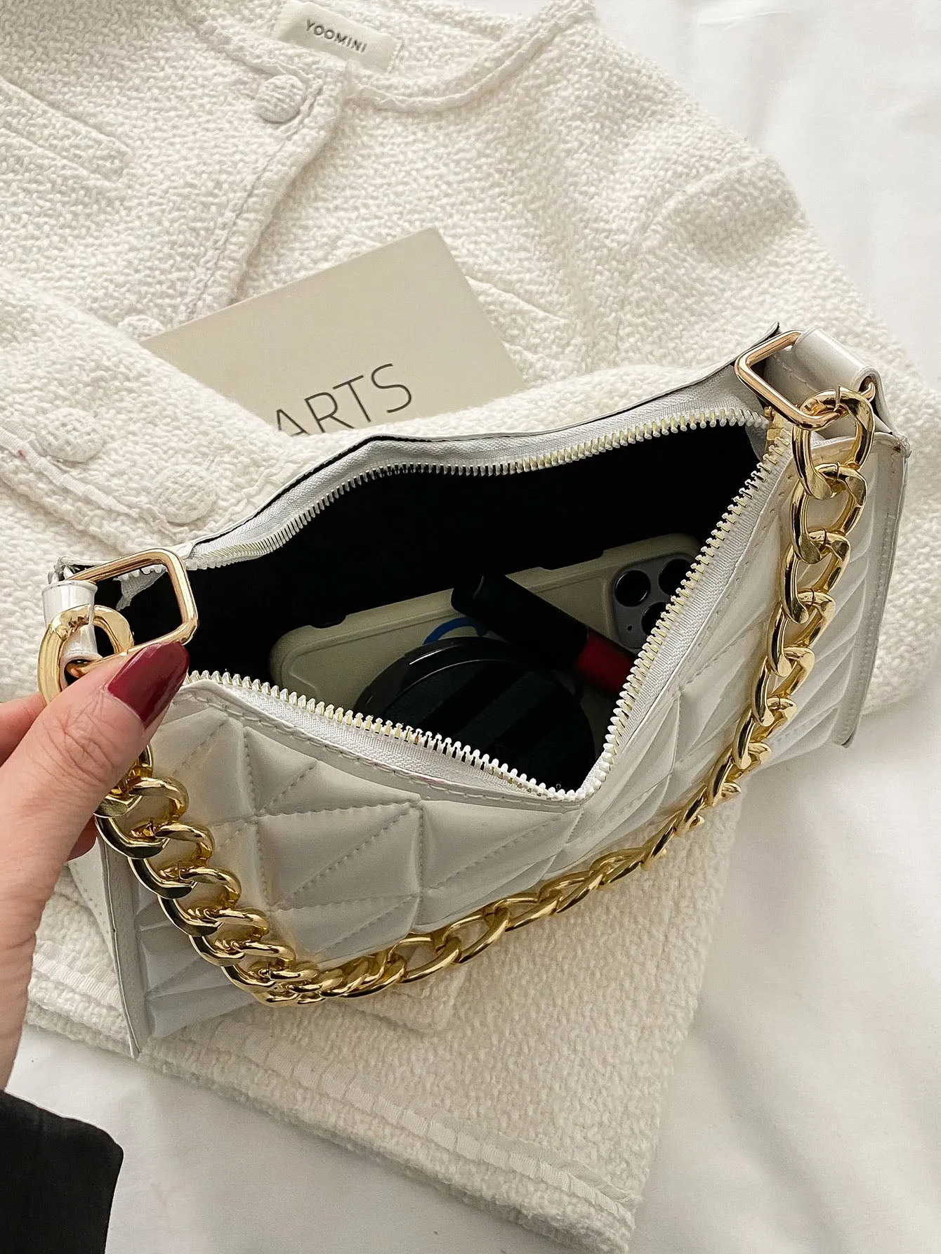 Pattern Quilted Baguette Bag - White