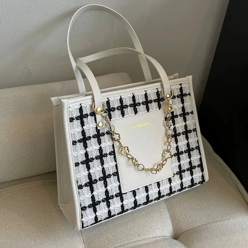 Plaid Patterned Chain Tote Bag