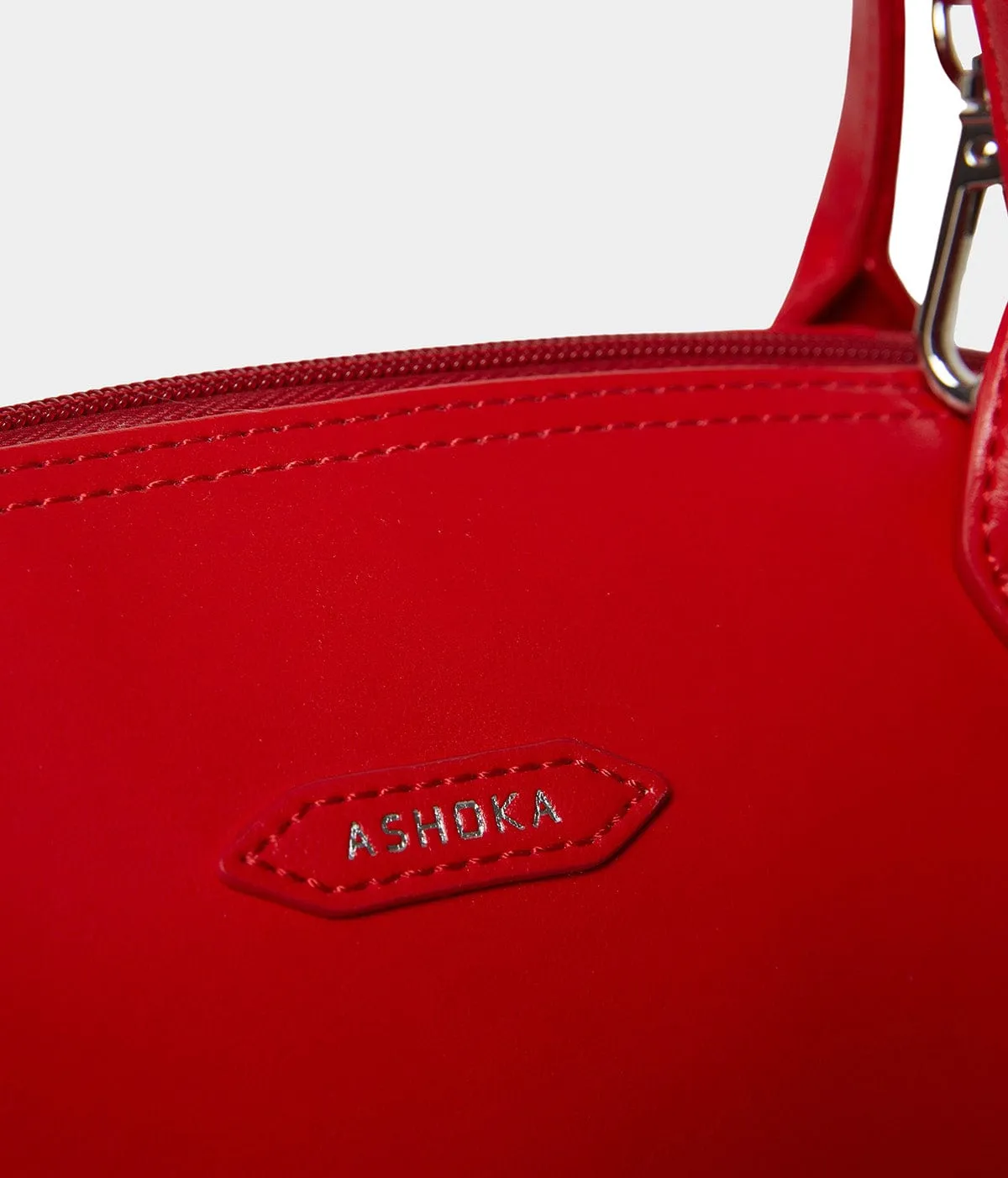 Pretty Apple Skin Vegan Leather Shoulder Bag | Red