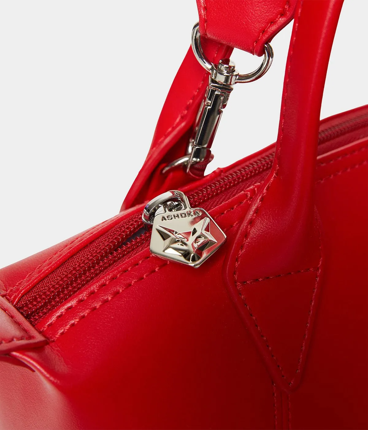 Pretty Apple Skin Vegan Leather Shoulder Bag | Red