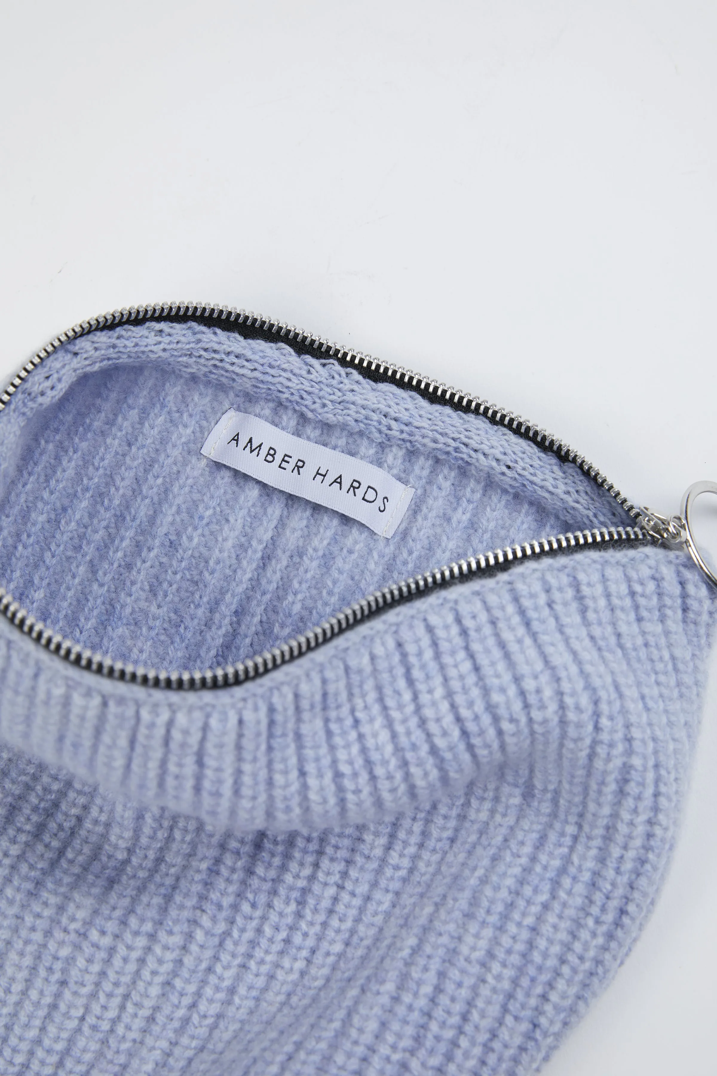 SLOUCHY HOLD-TO CLUTCH